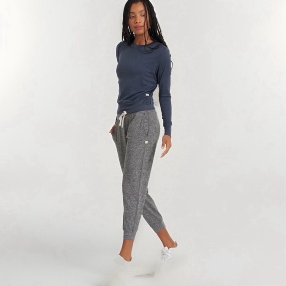 Vuori Performance DreamKnit Jogger
Pants in Heather Grey - Picture 2 of 12